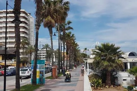アパート Torremolinos Centro, Piso Moderno, Playa, Wifi, Netflixアパートメント